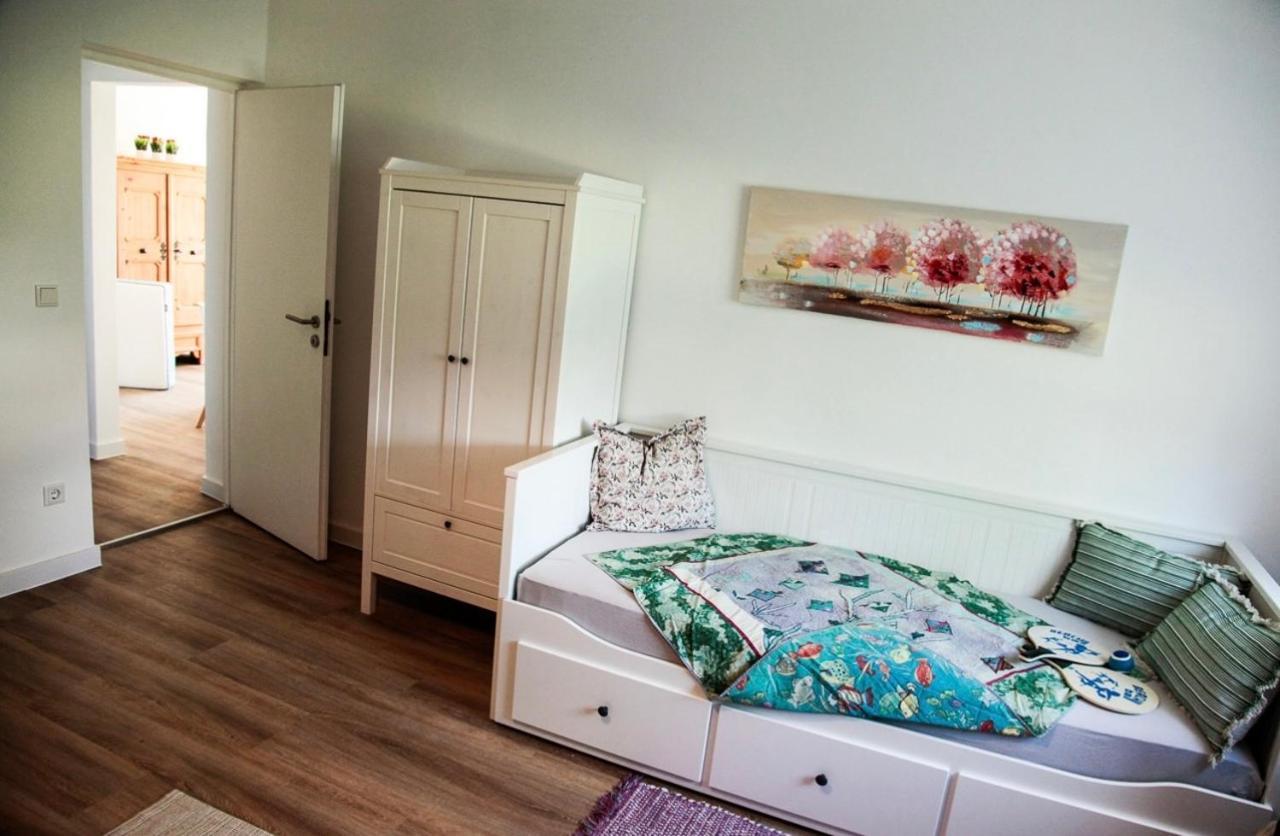 Ferienwohnung Familienglueck Тутцинг Екстериор снимка