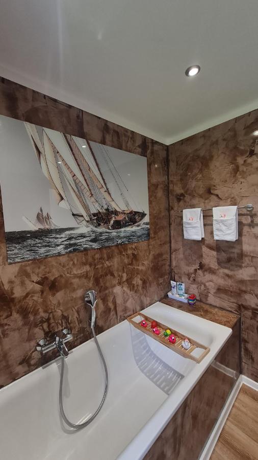 Ferienwohnung Familienglueck Тутцинг Екстериор снимка